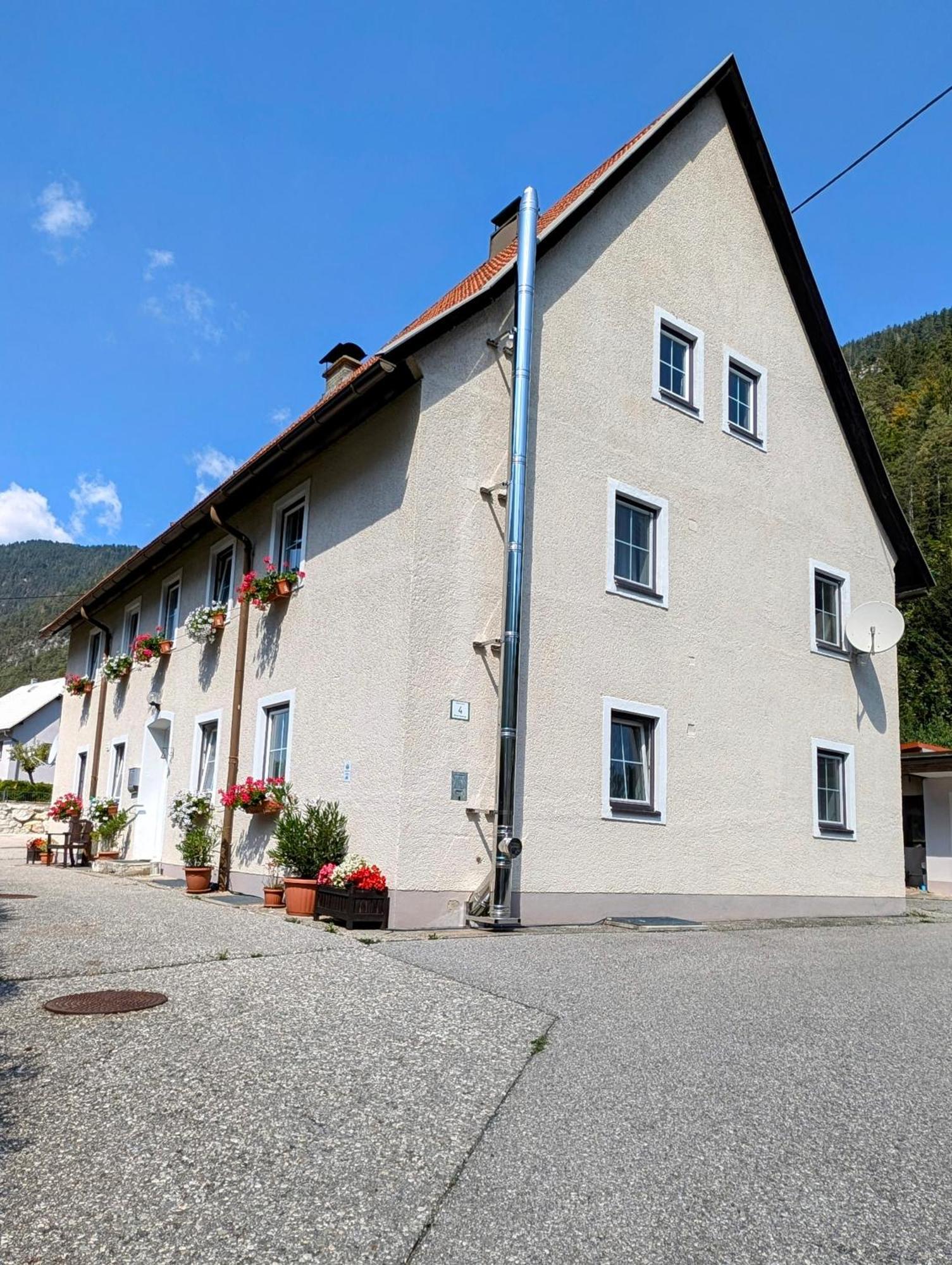 Haus Im Hochtal Apartment Bad Bleiberg Exterior foto